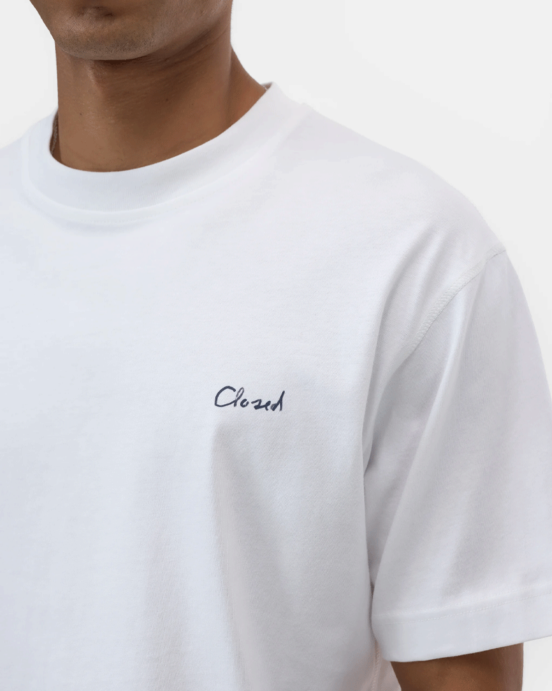 Tee shirt closed
