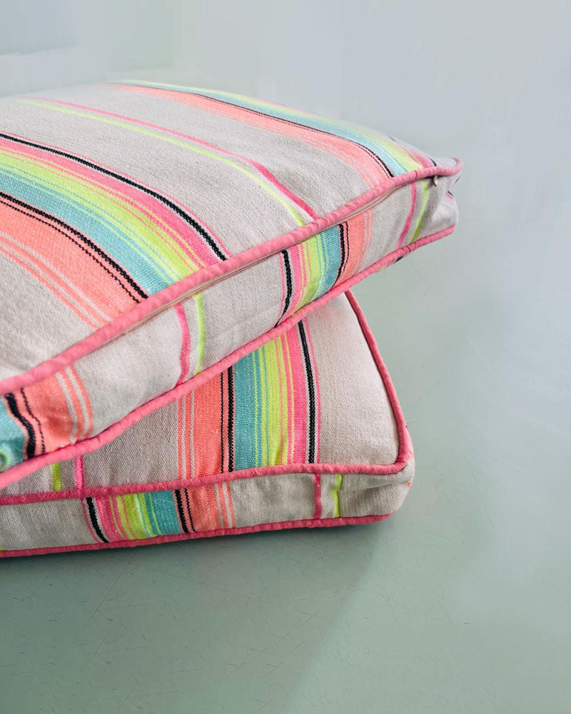 Coussin neonstripe 40x40 noï