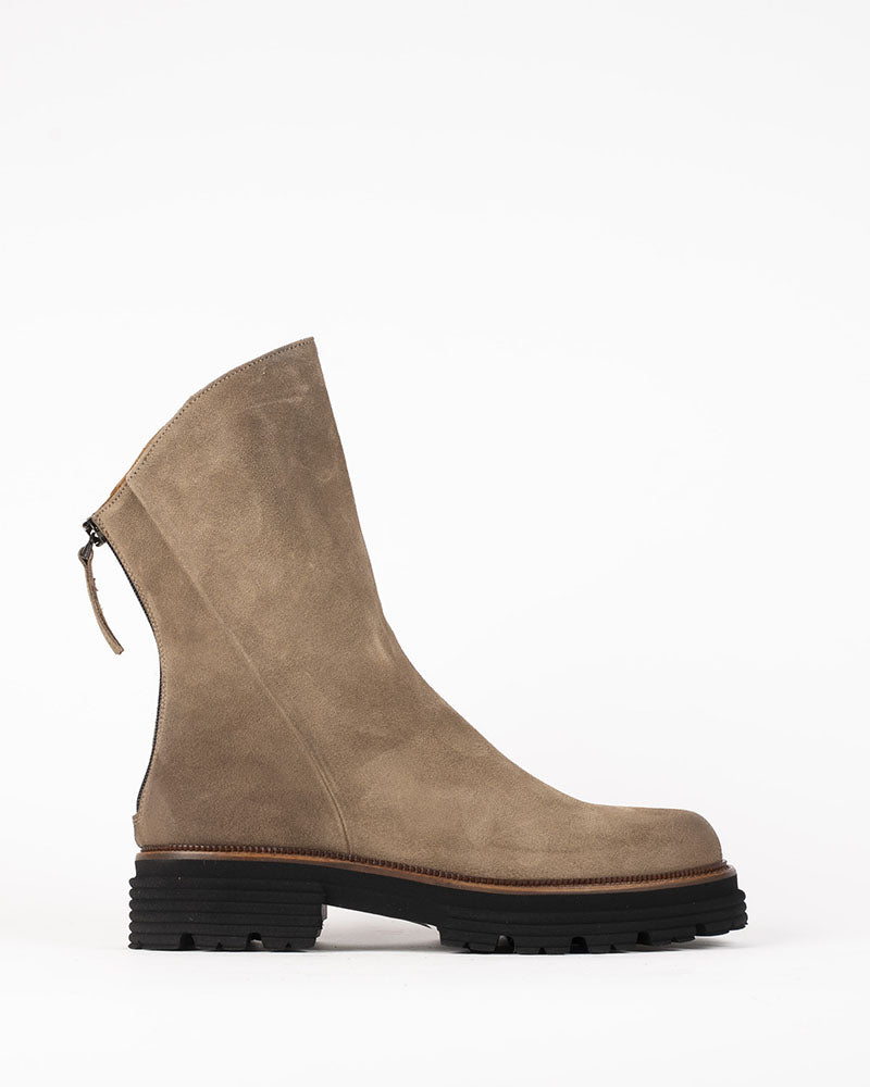 Boots mat 20