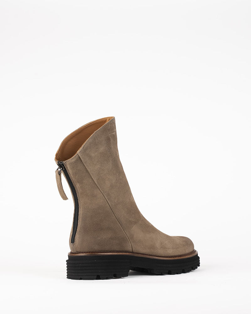 Boots mat 20