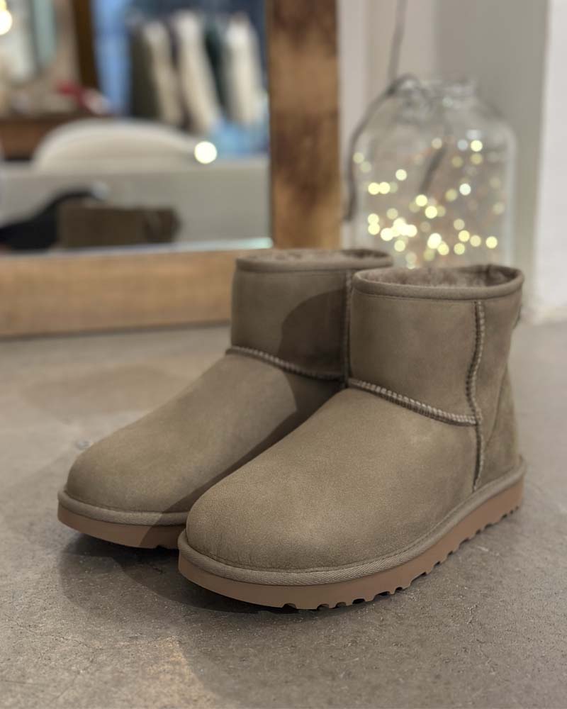 Boots classic mini ugg