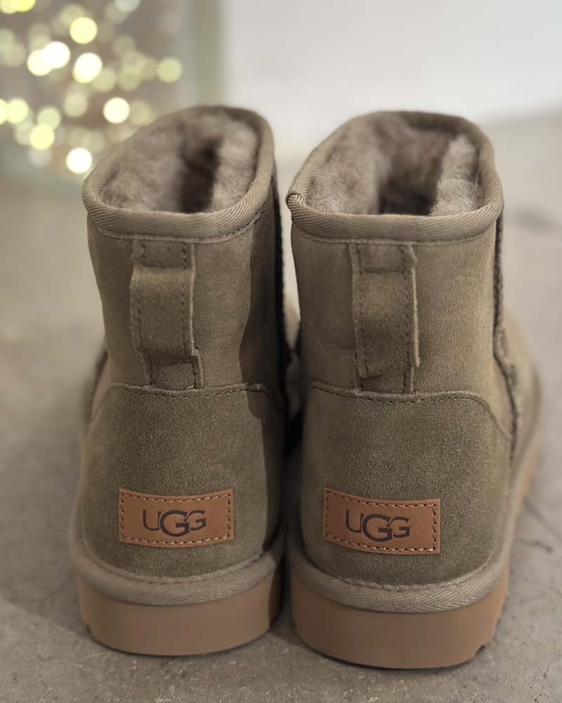 Boots classic mini ugg
