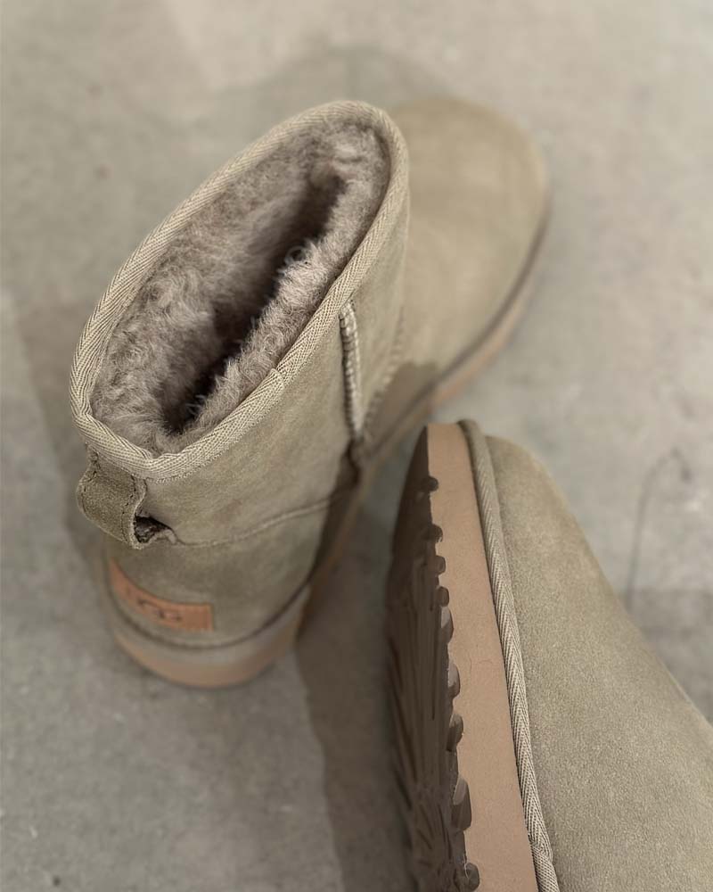 Boots classic mini ugg