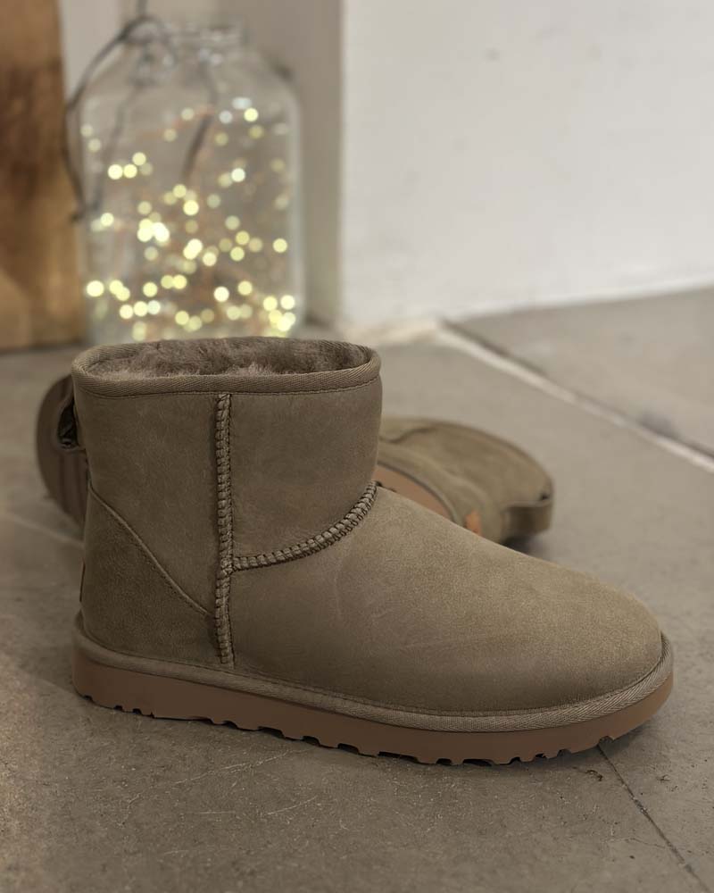Boots classic mini ugg