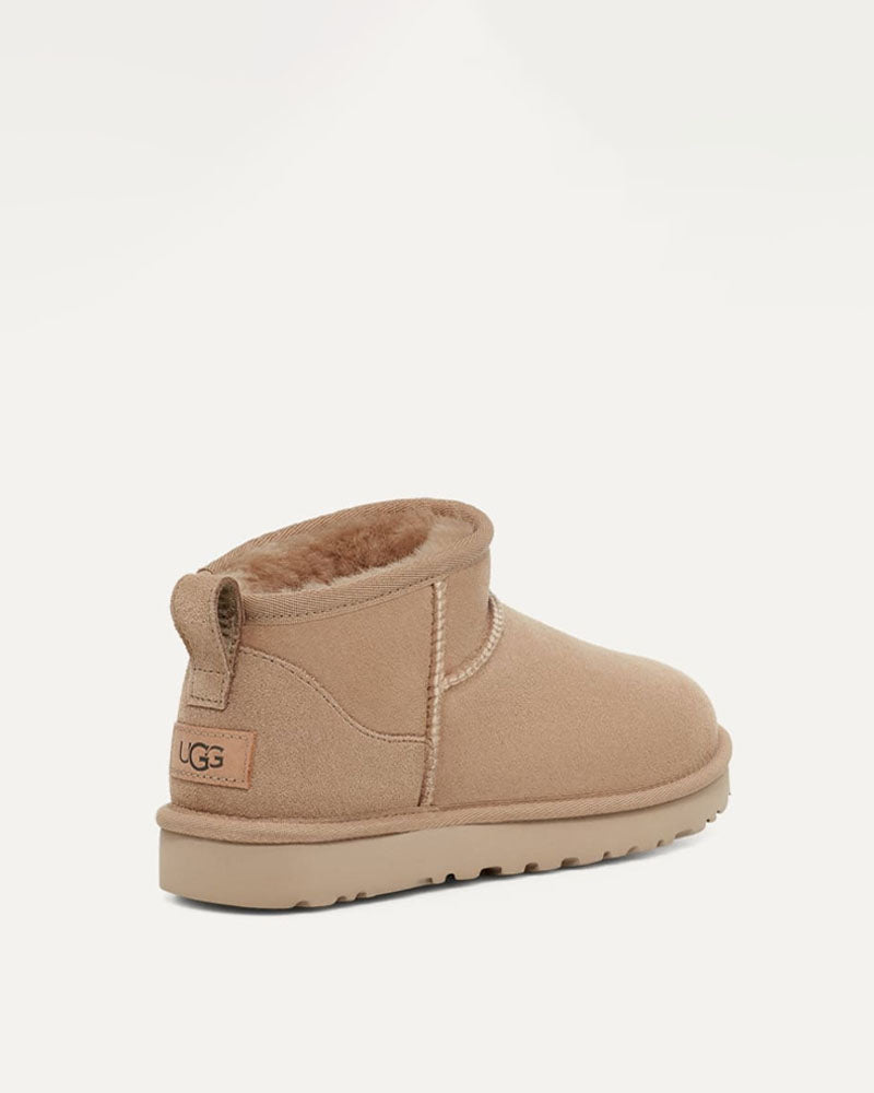 Chaussures fourrées UGG - Boots classic ultra mini ugg