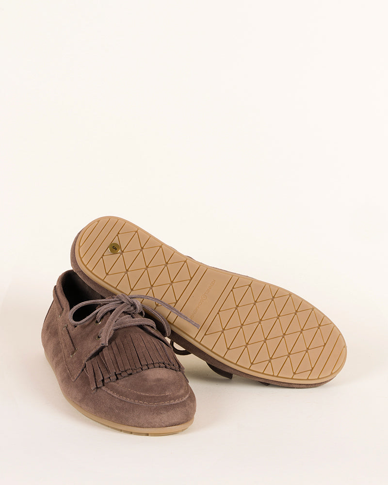 Mocassins kennel and schmenger