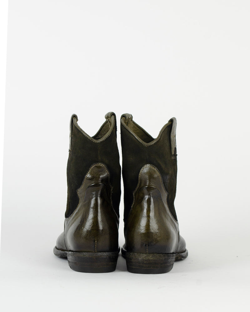 Boots jo ghost