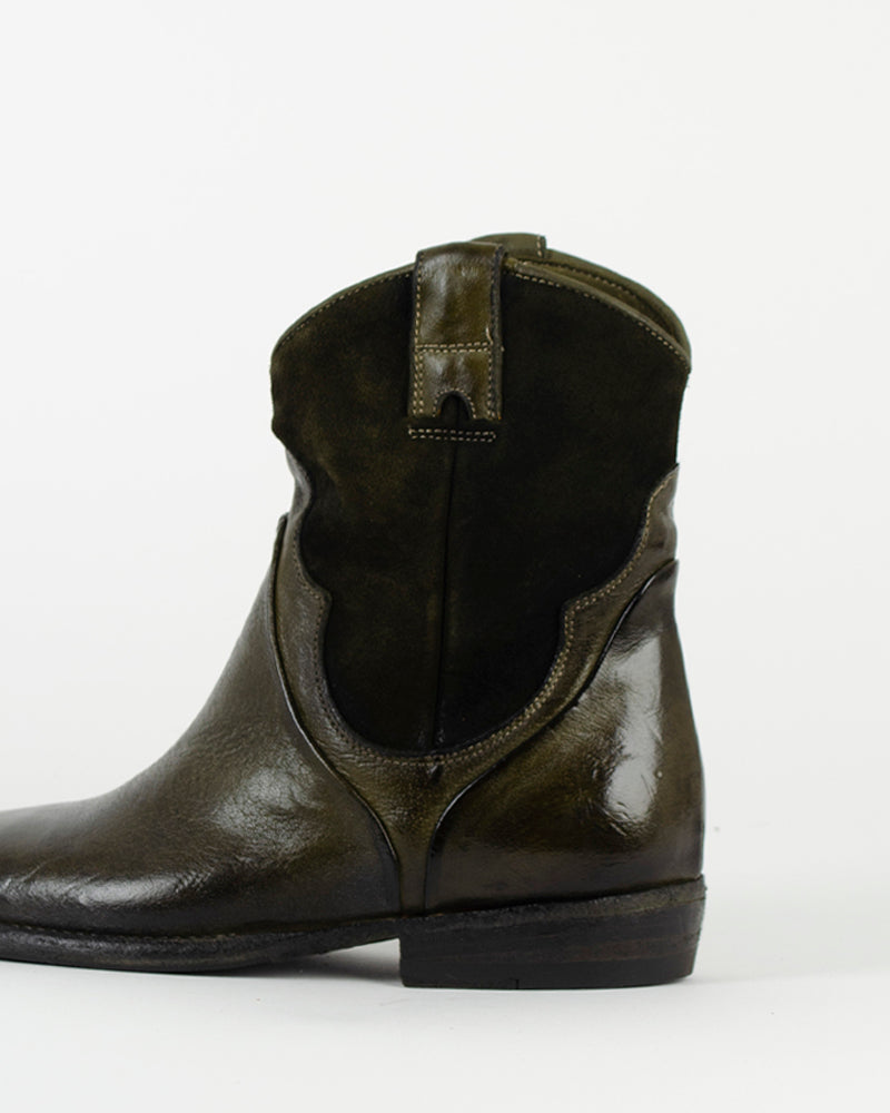 Boots jo ghost