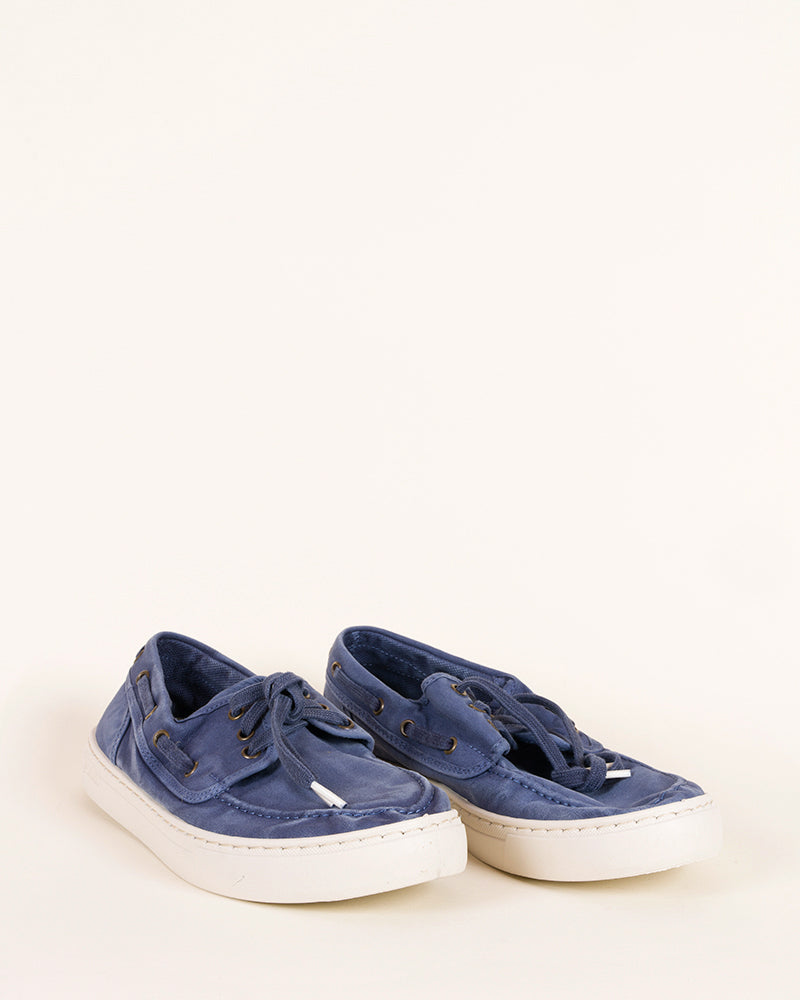 Bateau natural world