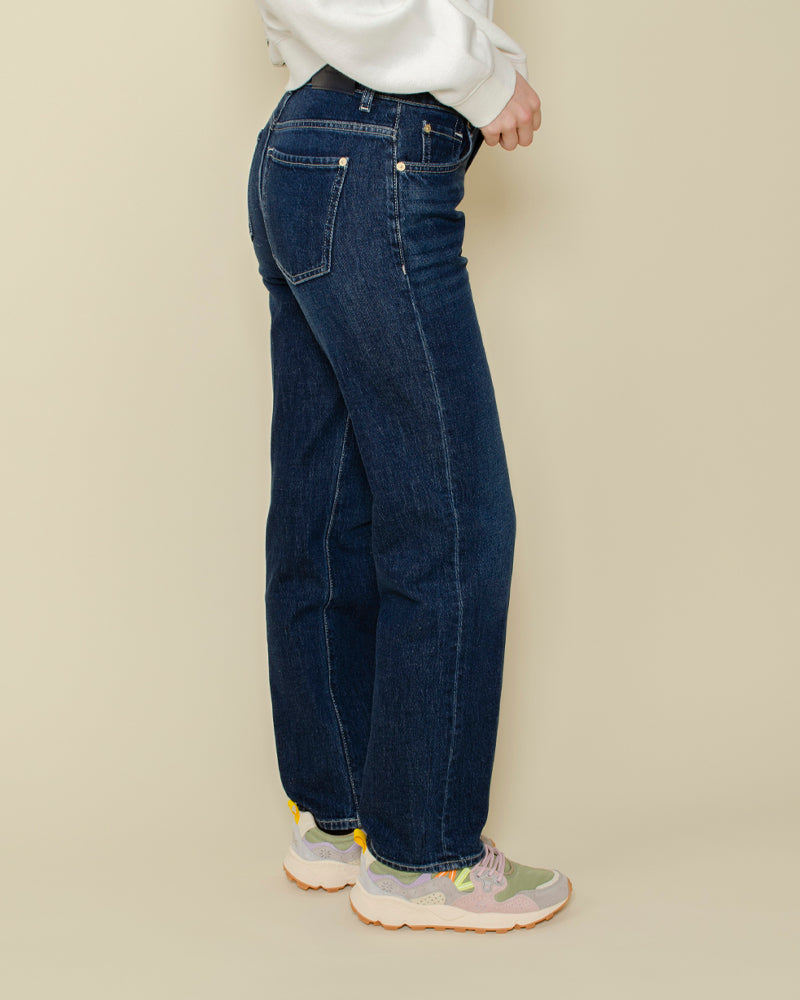 Jean calie straight seven