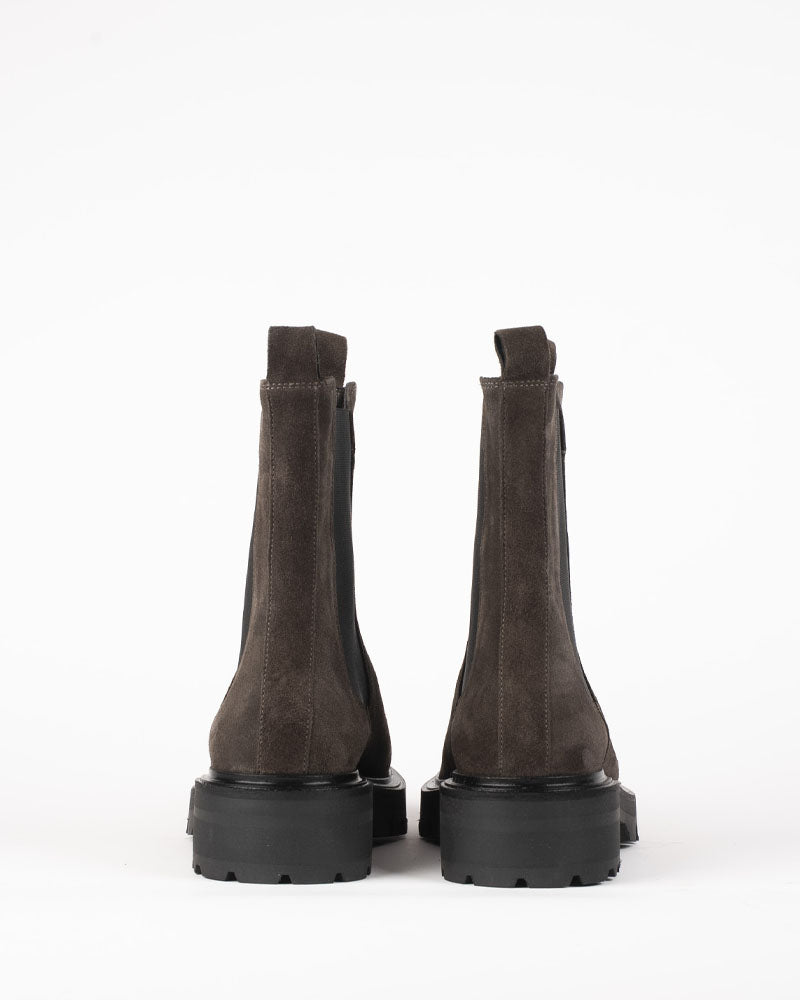 Boots billi bi