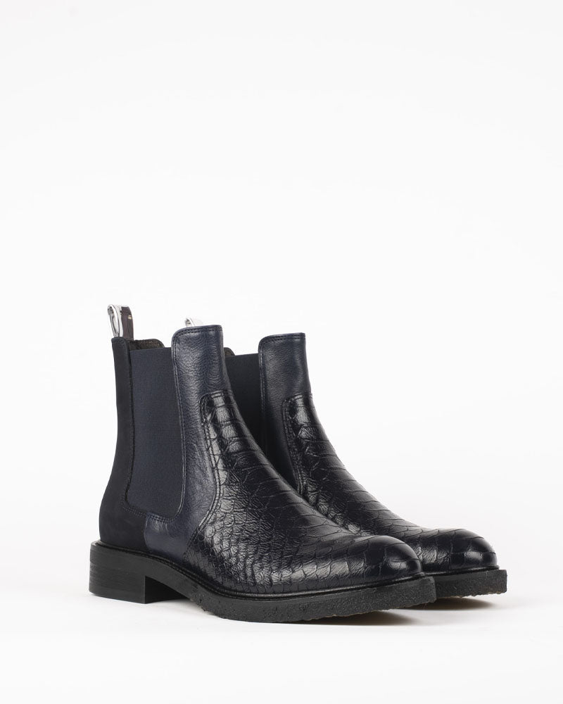 Boots billi bi