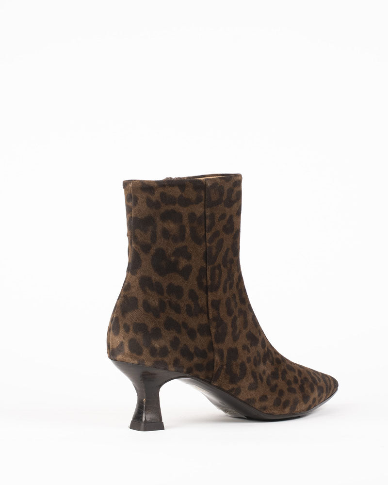 Boots billi bi