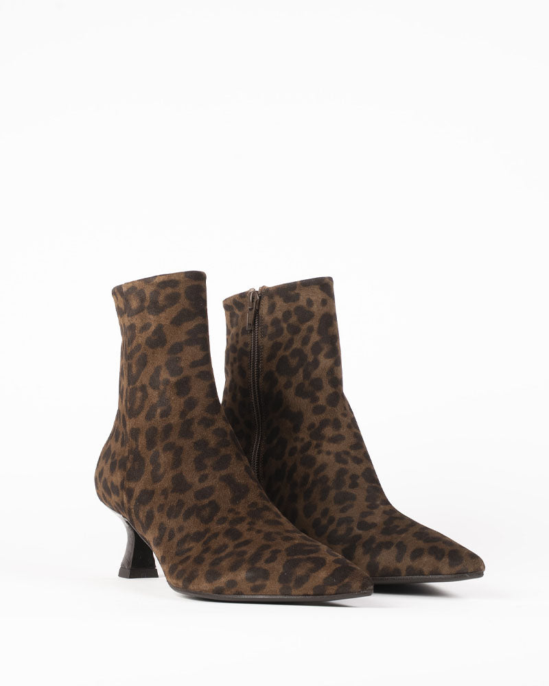 Boots billi bi