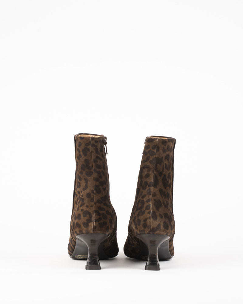 Boots billi bi
