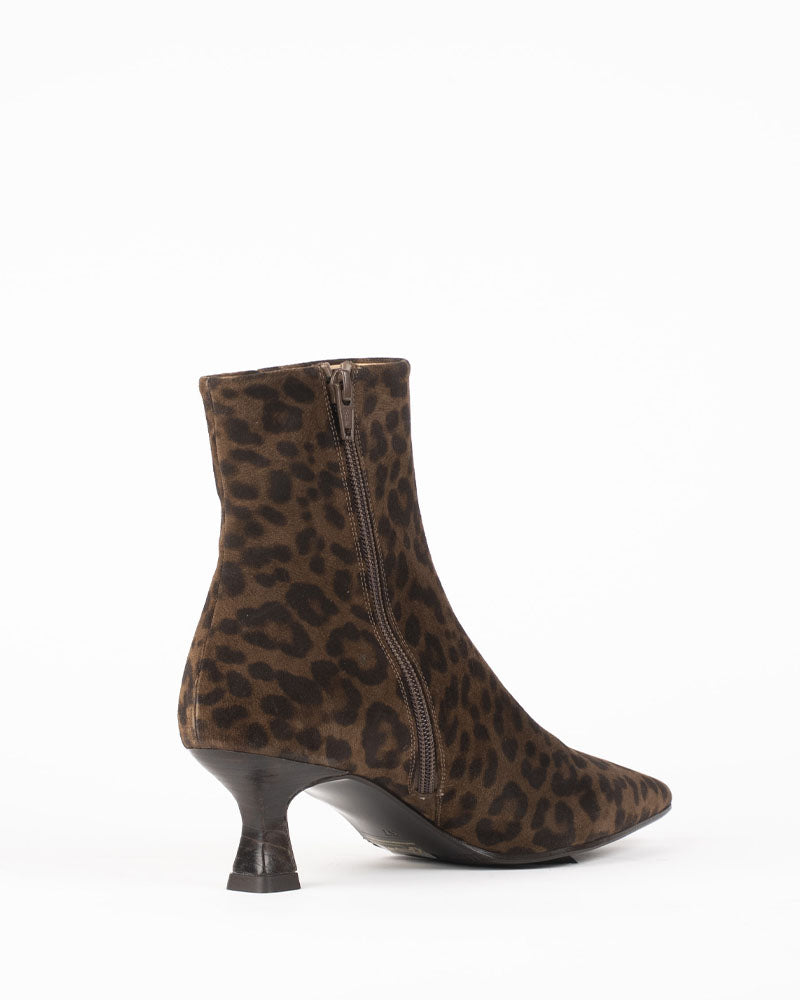 Boots billi bi