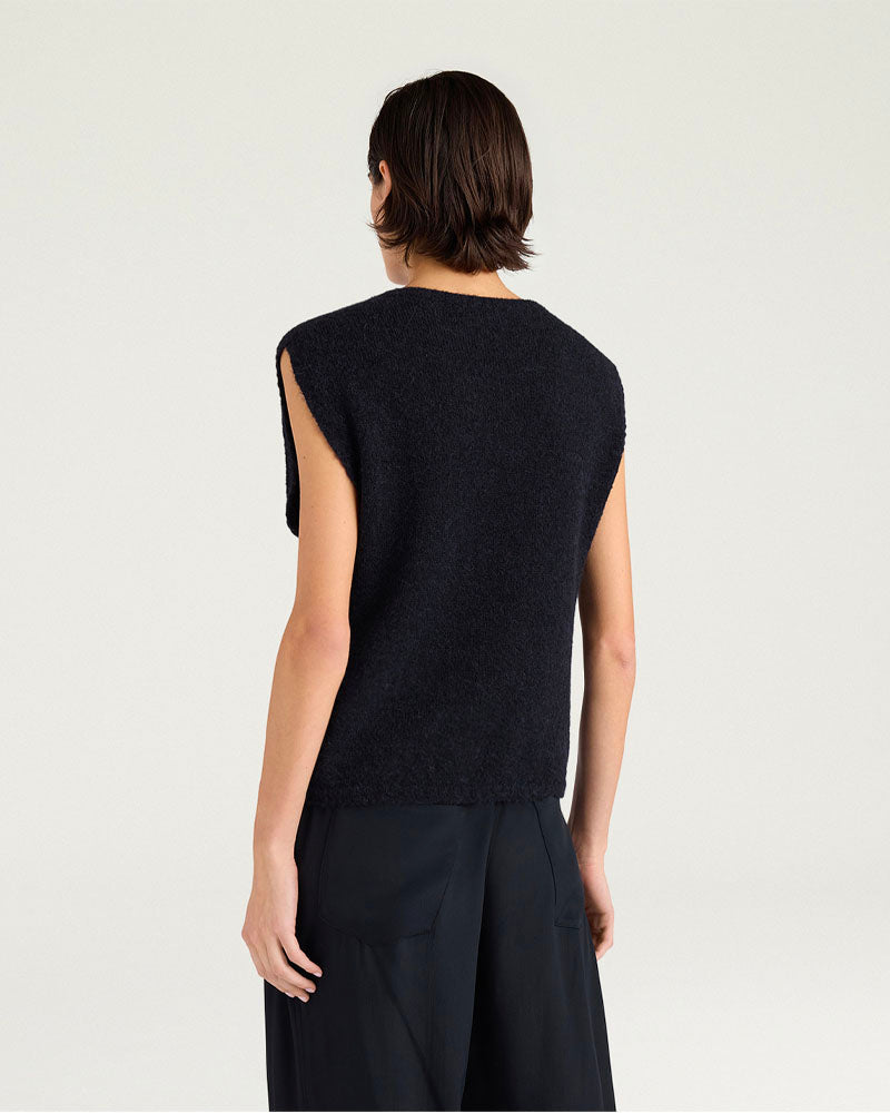 Pull ansa