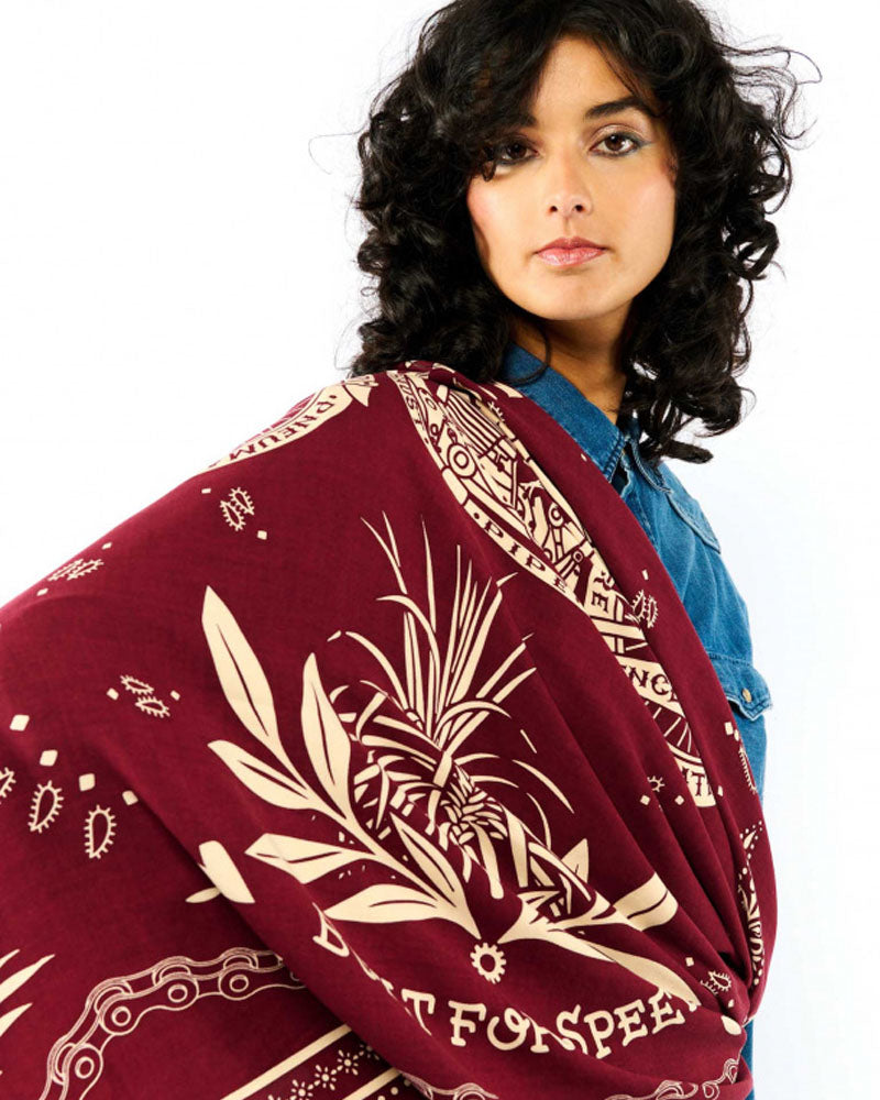 Foulard 130x130 wild