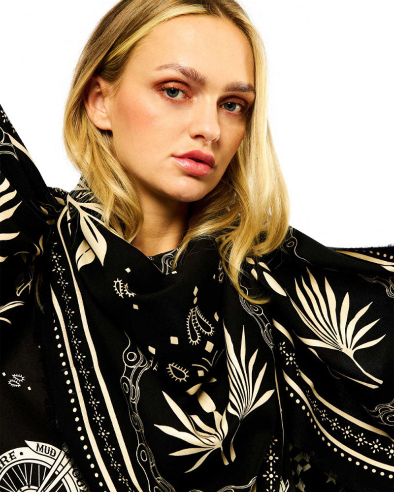 Foulard 130x130 wild