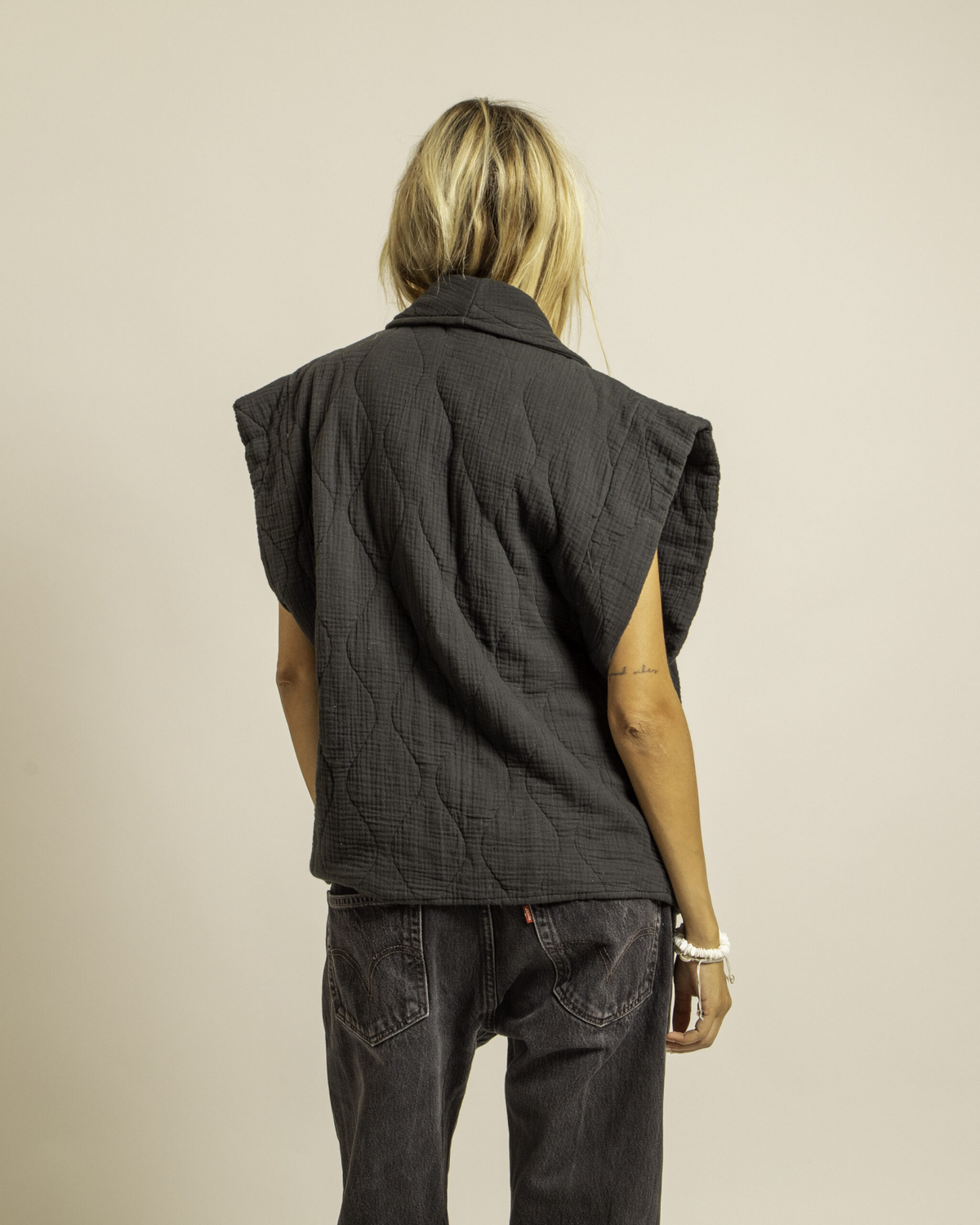 Veste sans manches aokyanos