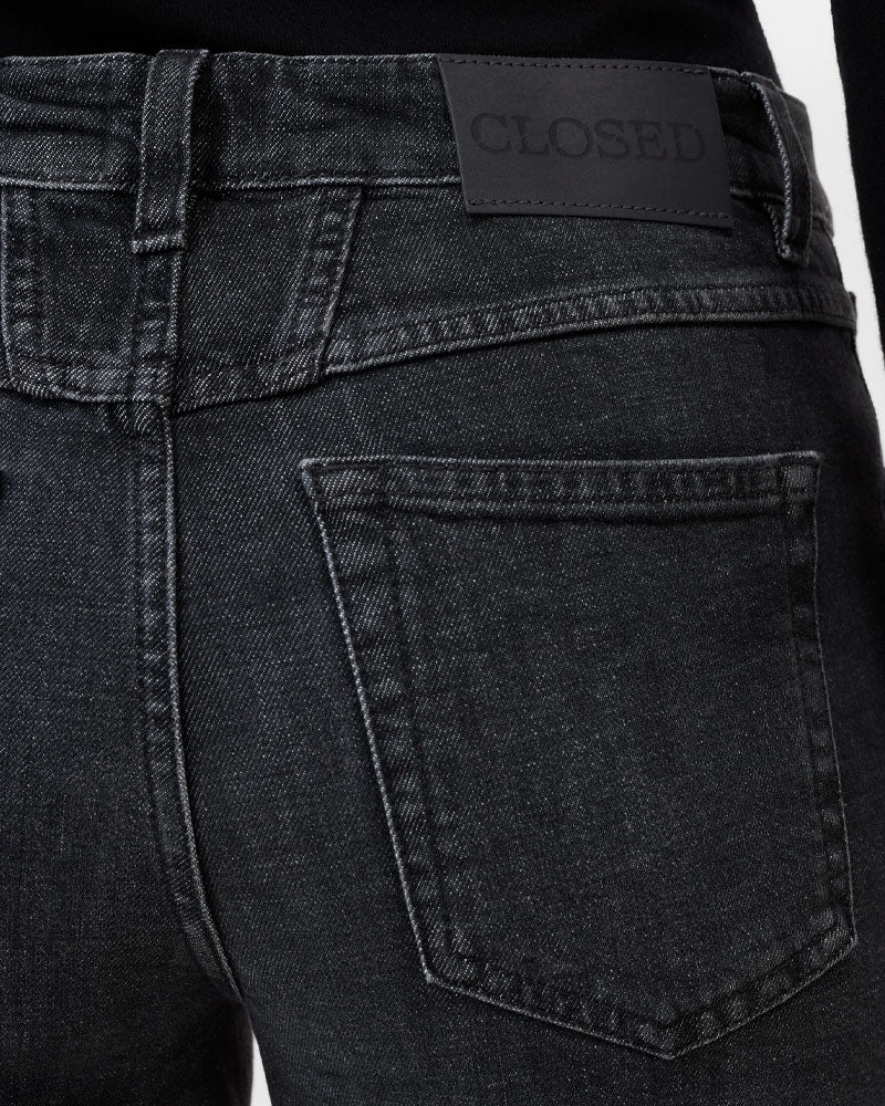 Jean gillan closed women