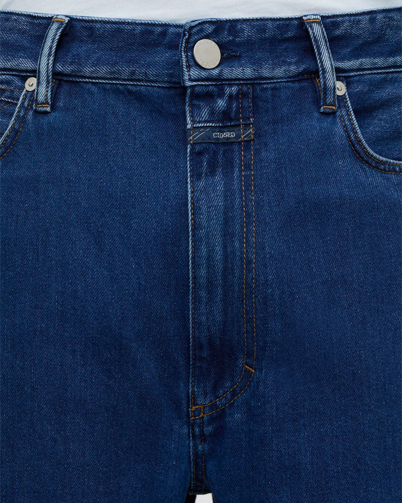 Jean closed