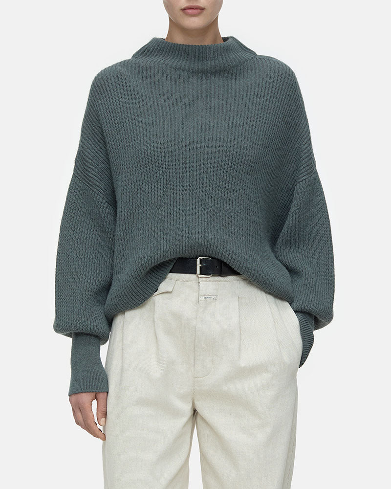 Pull closed women