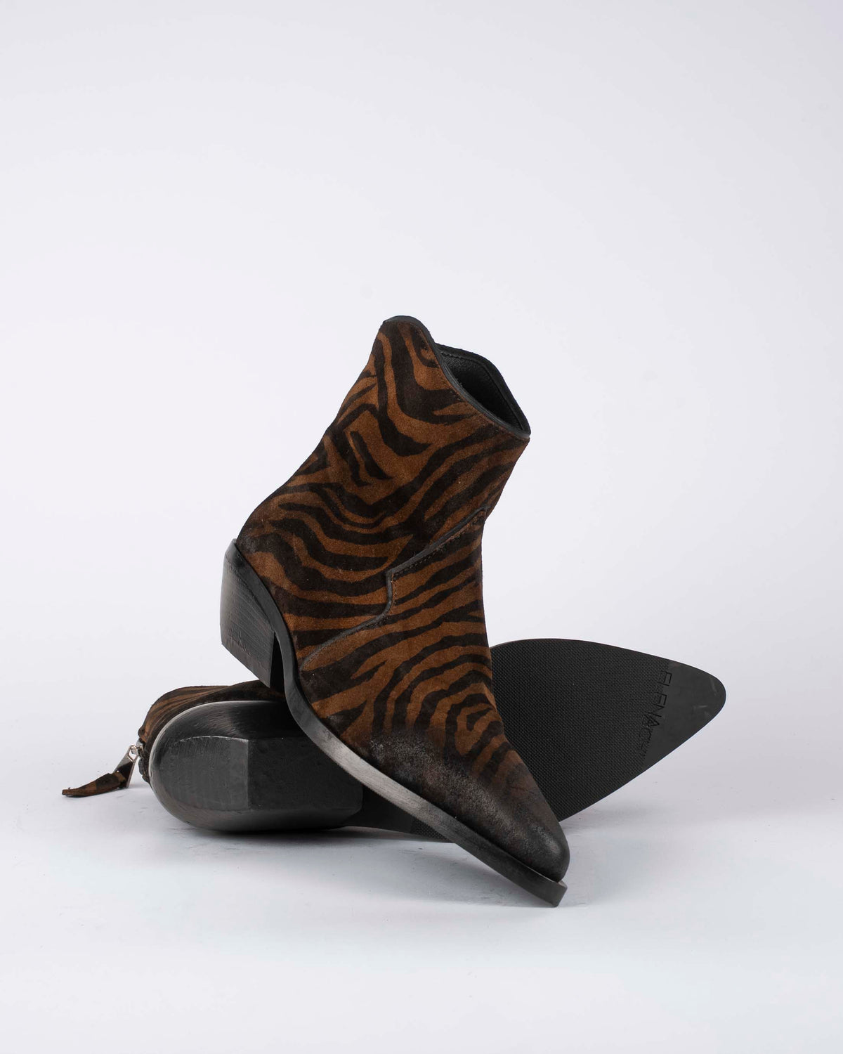 Santiags ELENA IACHI - Tiags elena iachi