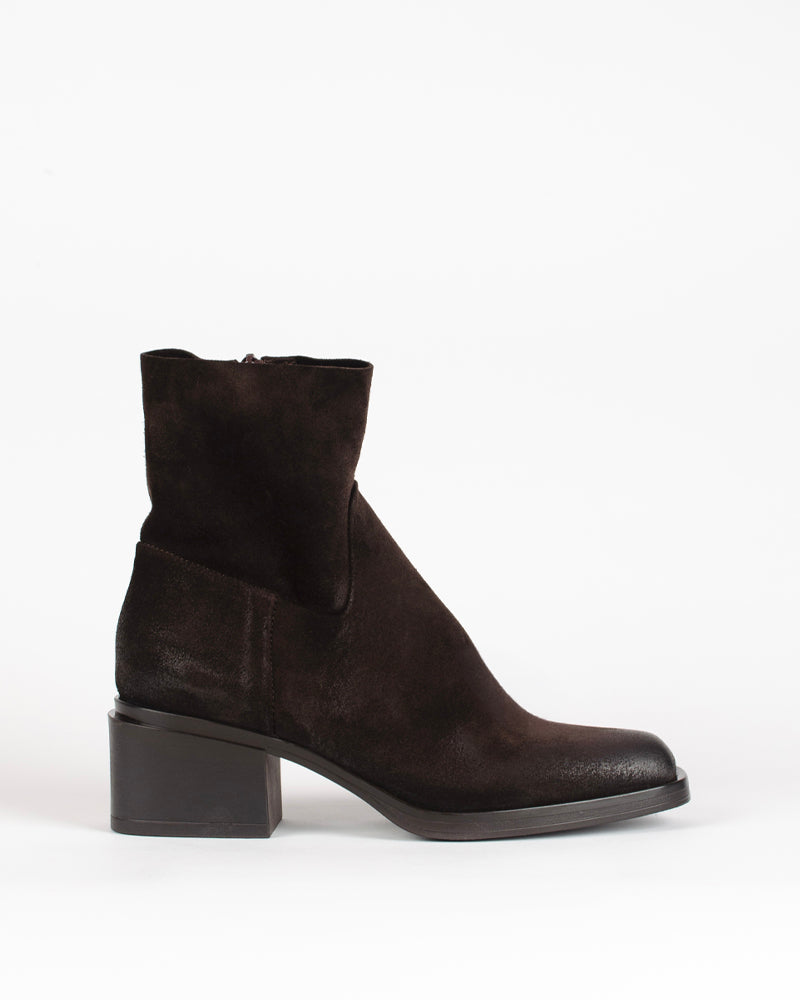 Boots aramis