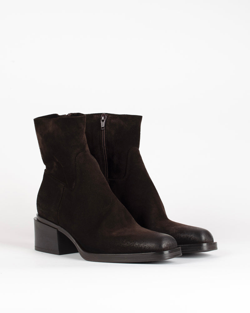 Boots aramis