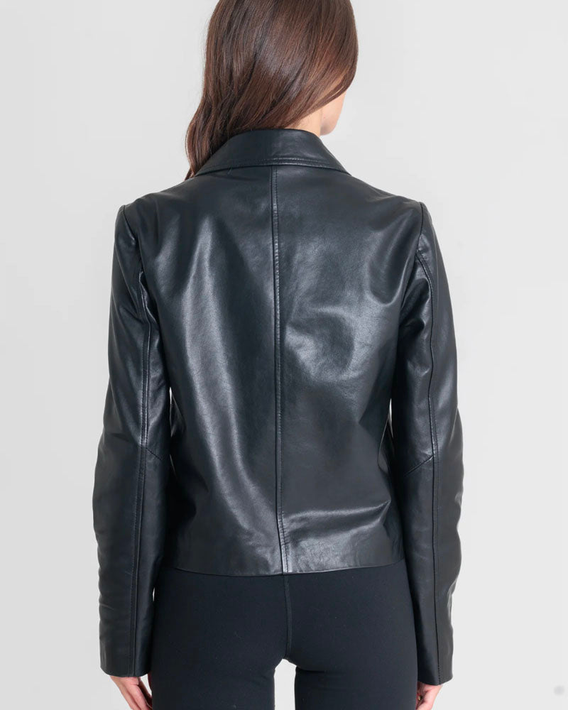 Veste elina
