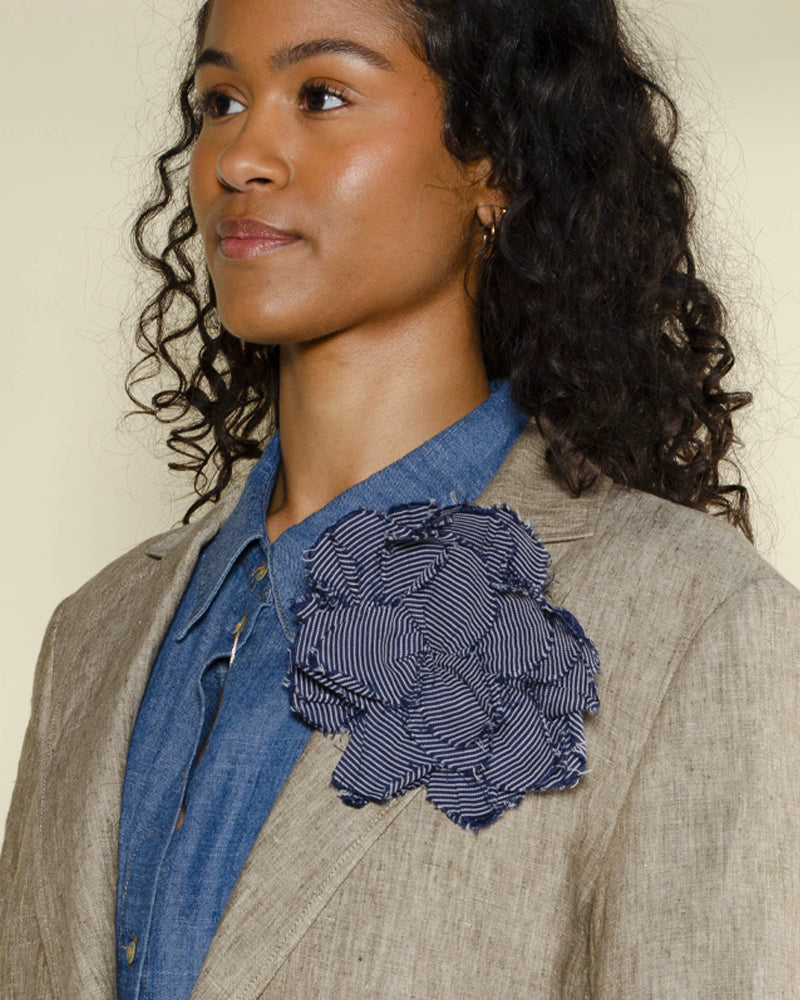 Broche fleur rayee diega