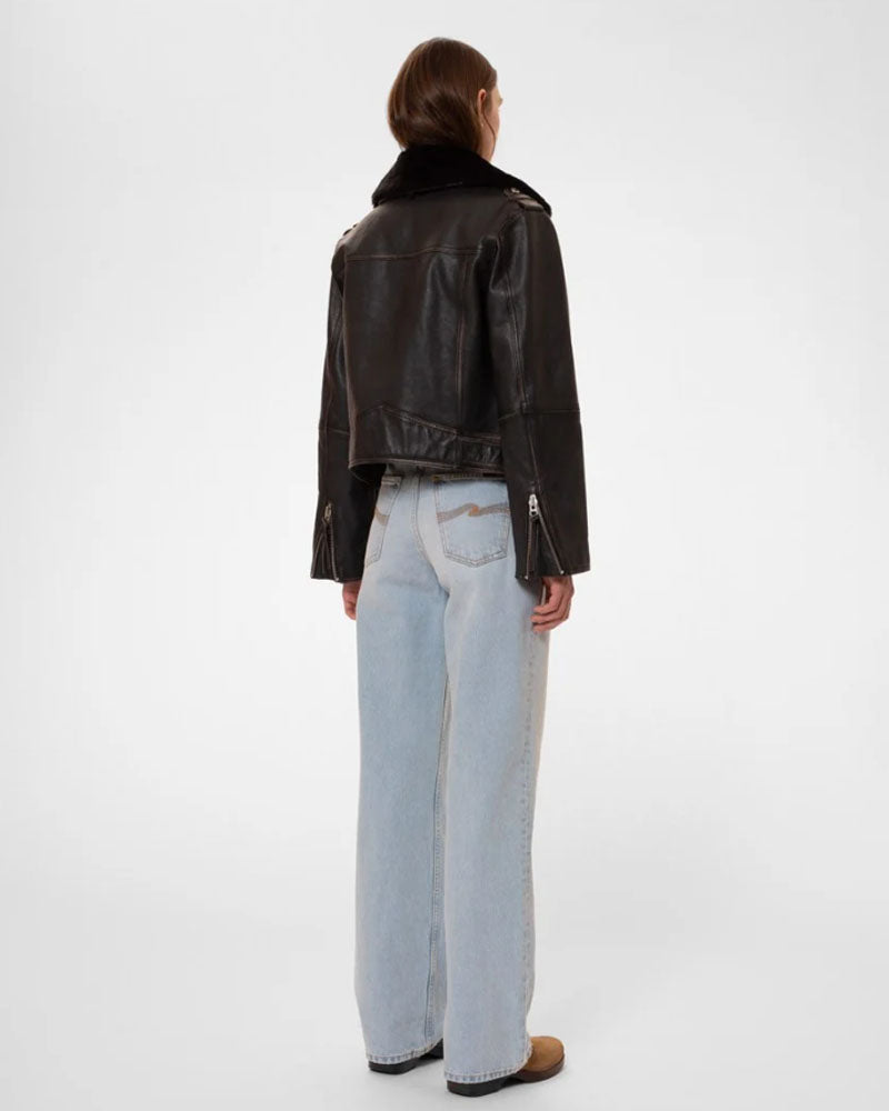 Perfecto greta nudie woman