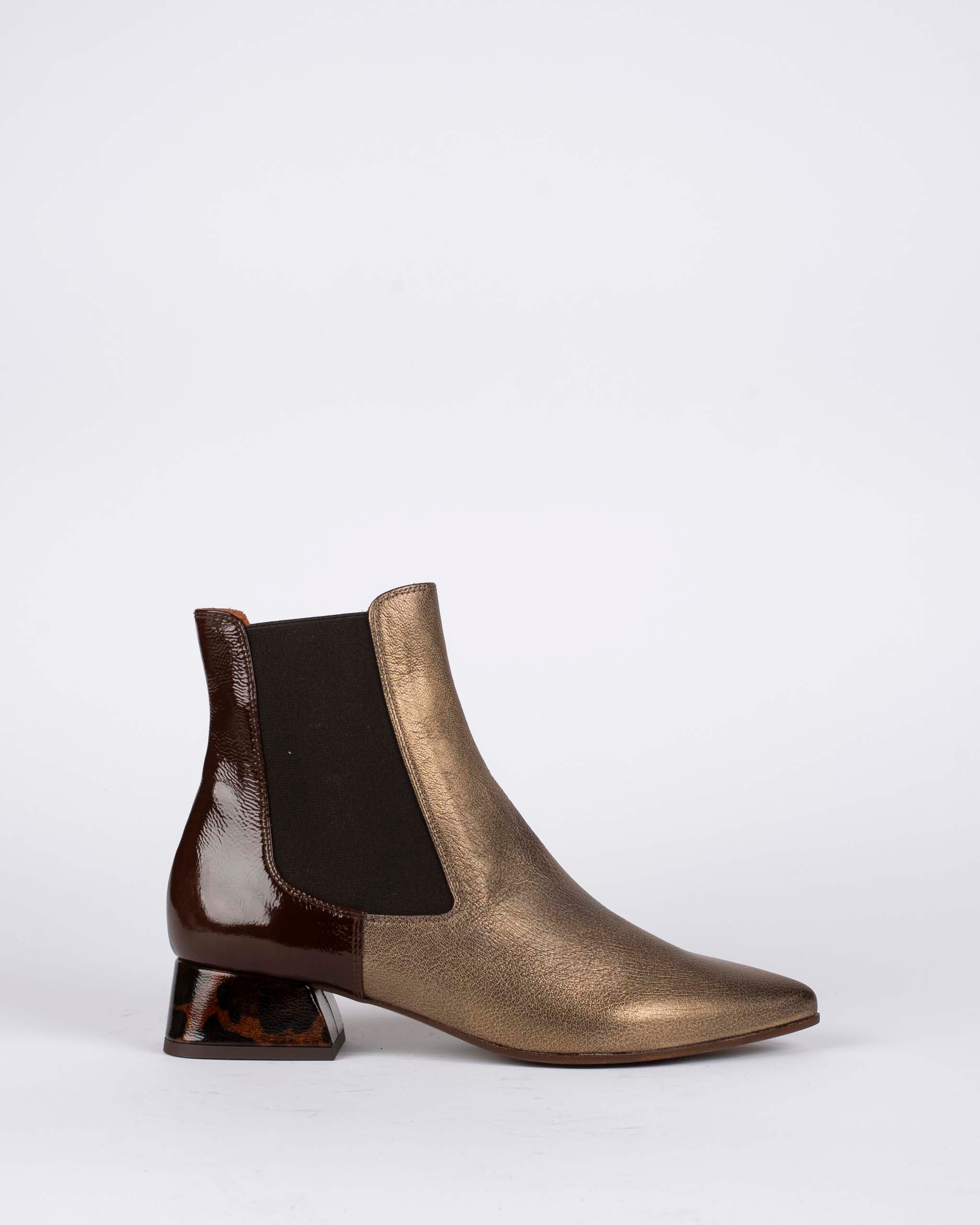 Boots chie mihara