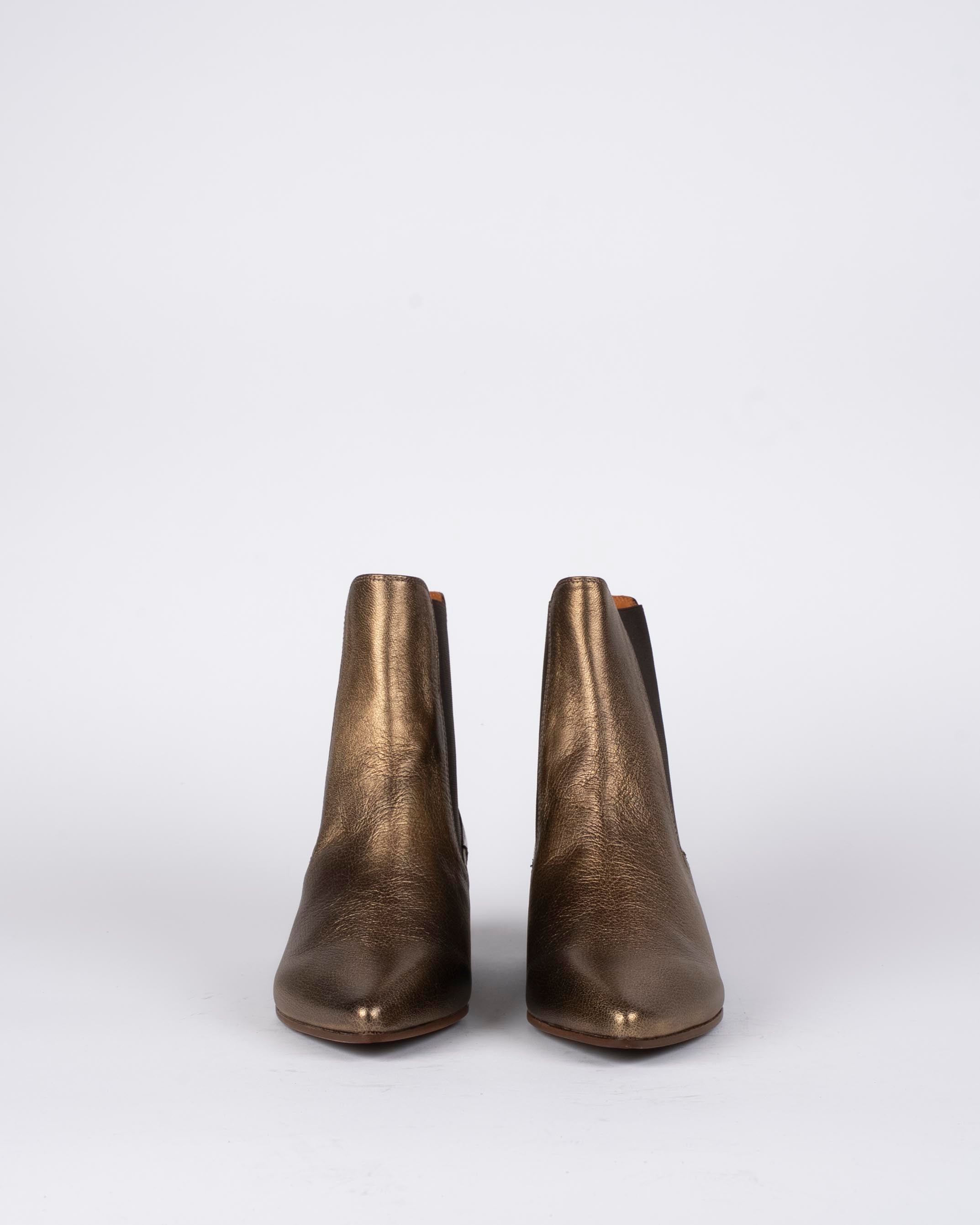 Boots chie mihara