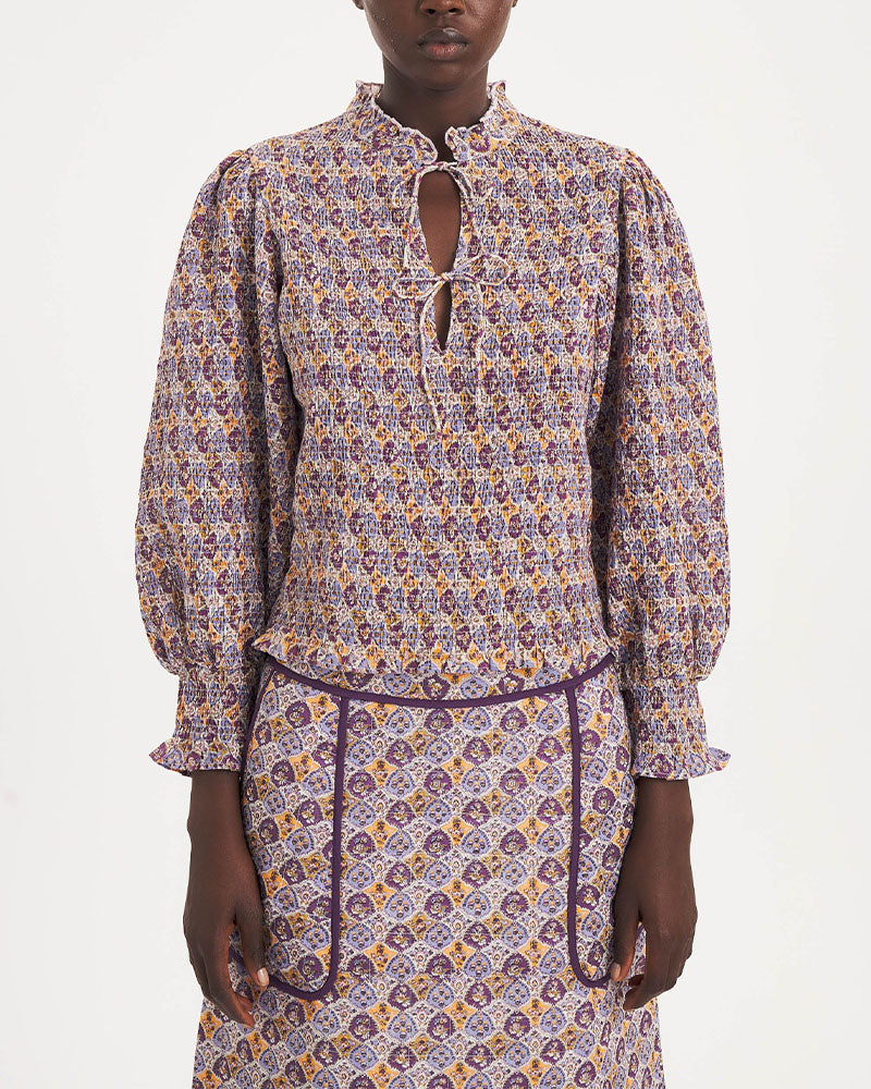 Top antik batik