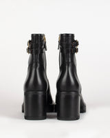 Boots livia