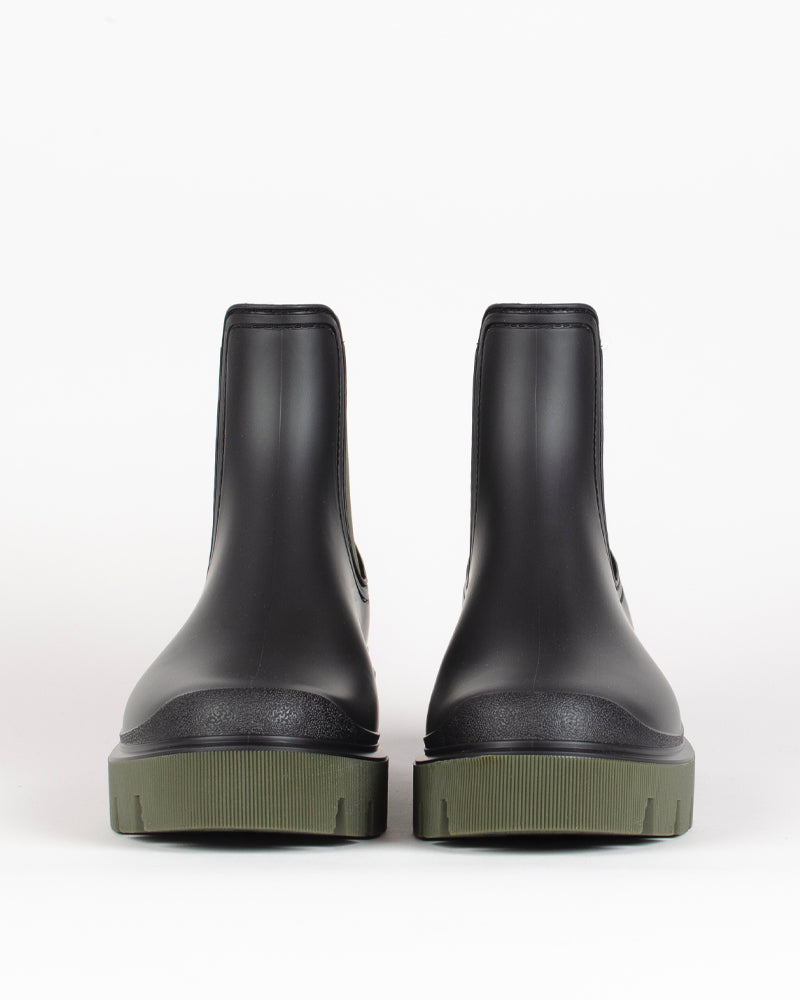 Boots mae