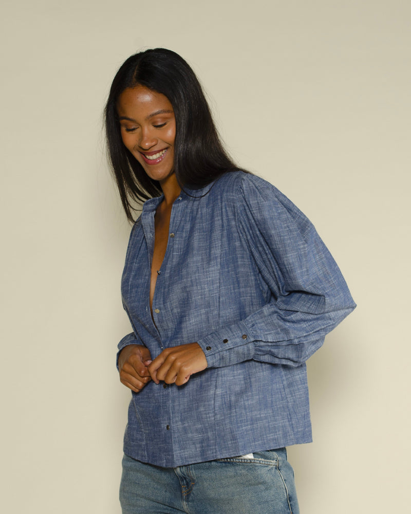Blouse chambray start with gratitude