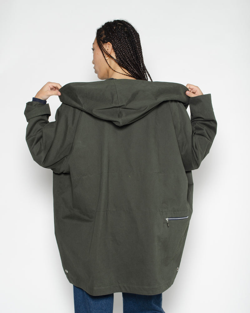 Trench kaki de galles pret pour partir