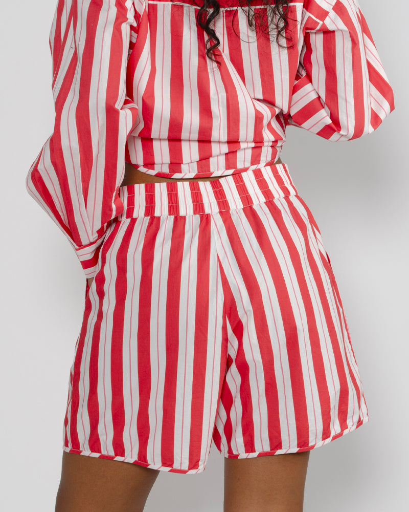 Short petite mendigote