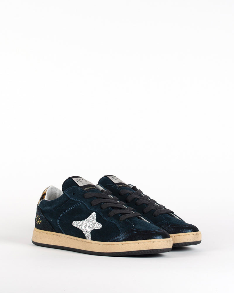 Baskets ama brand women