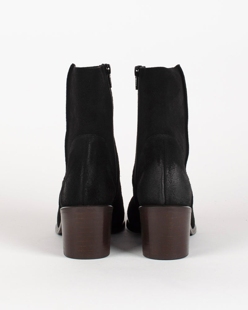 Boots tania