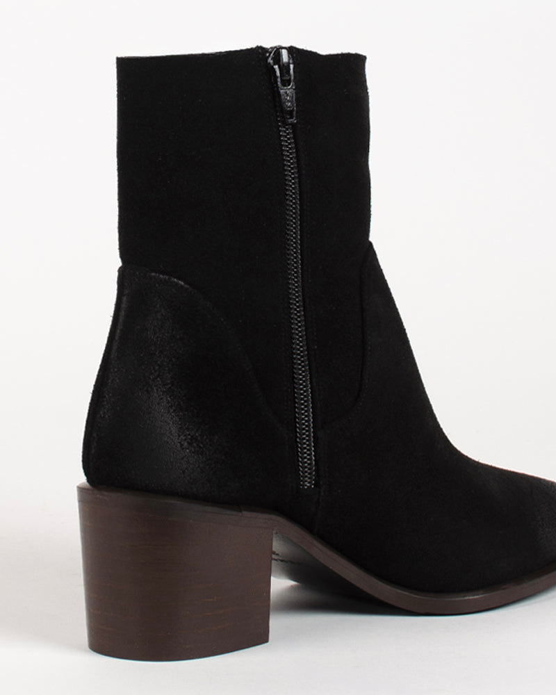 Boots tania