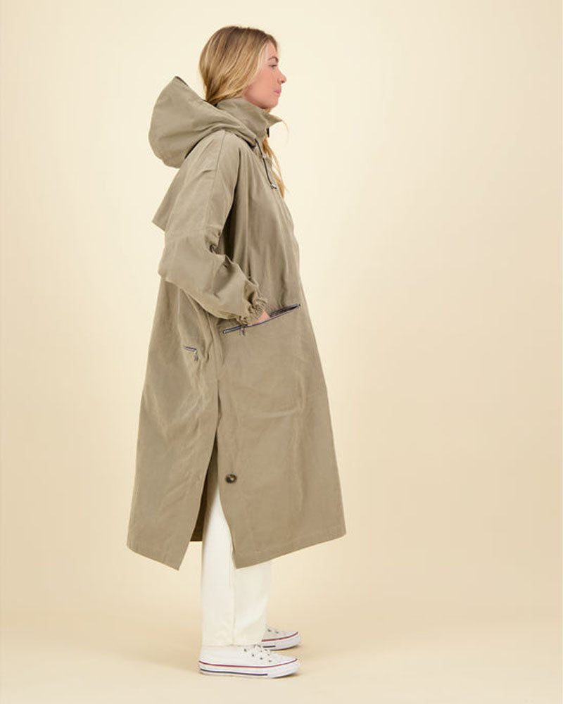 Trench taupe pret pour partir