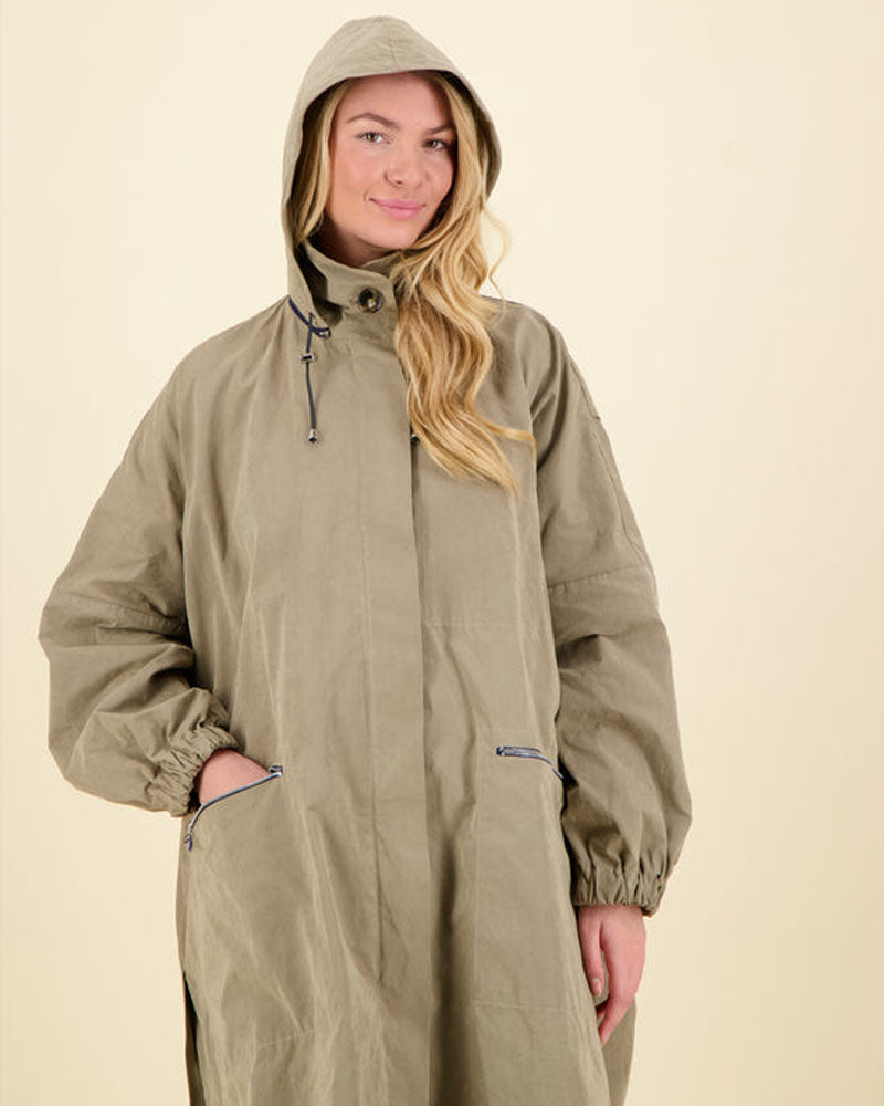 Trench taupe pret pour partir