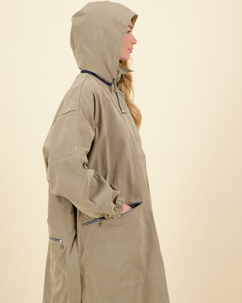 Trench taupe pret pour partir