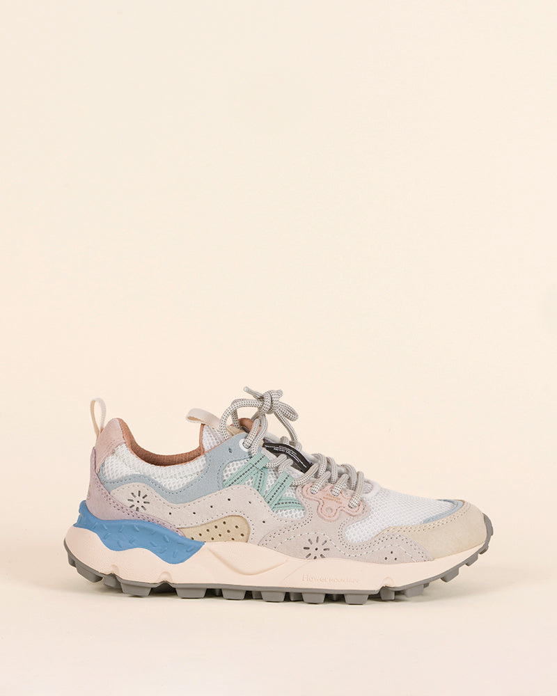 Baskets flower mountain