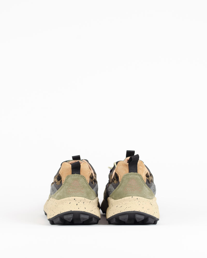 Baskets flower mountain men