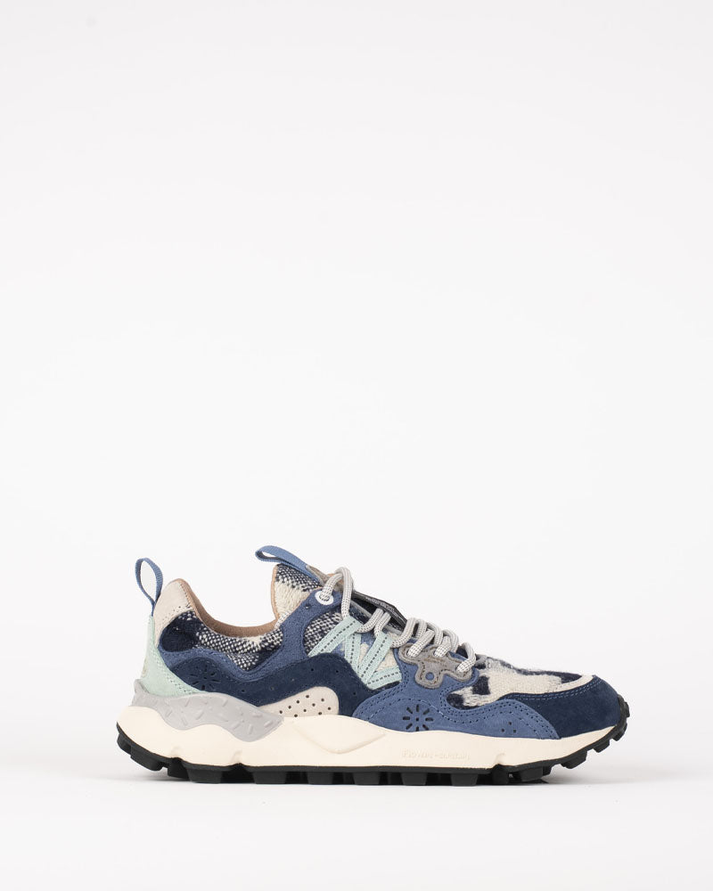 Baskets flower mountain